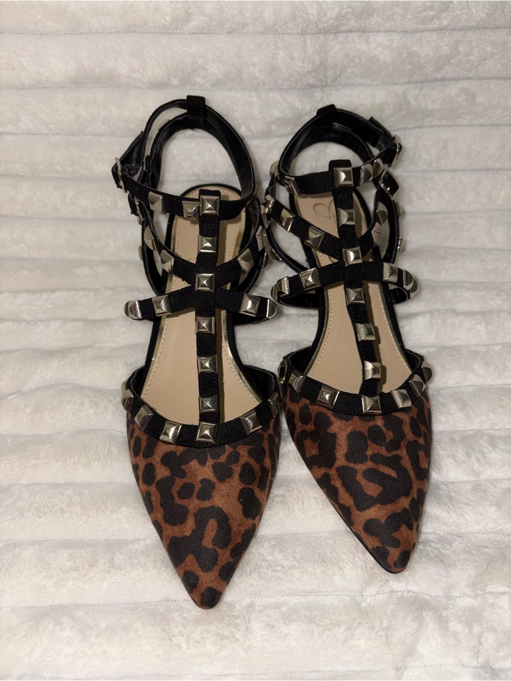 Jessica Simpson Leopard Pointed-Toe Studded Flats - Black & Brown T Strap 7.5M